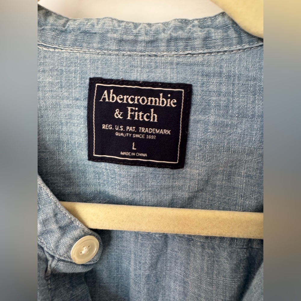 Abercrombie & Fitch Chambray Collarless Button-Up - Picture 4 of 4